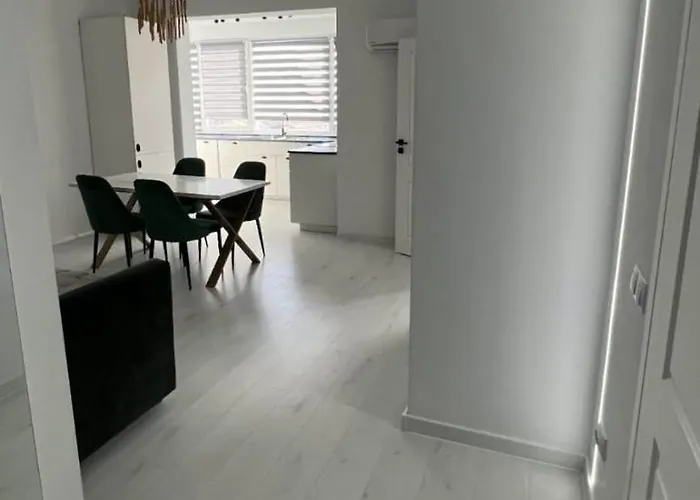 Avram Iancu 408J Apartment