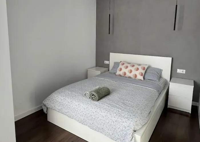 Avram Iancu 408J Apartment